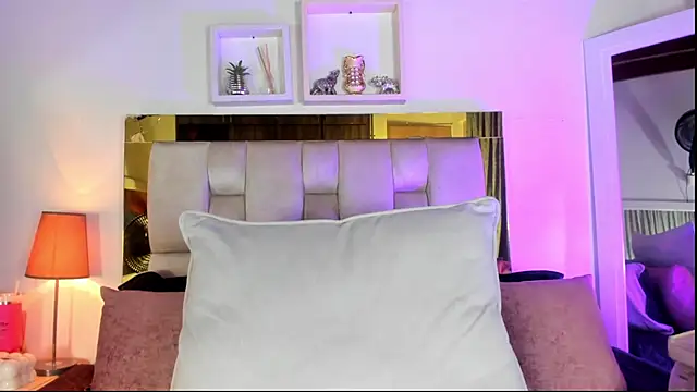 Snapshot of emmy_r chatting on October 2025 12:15:01 PM emmy r online show from October 2025 12:15:01 PM