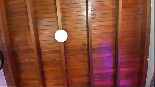 Snapshot of emmy_r chatting on November 2025 12:05:02 PM emmy r online show from November 2025 12:05:02 PM