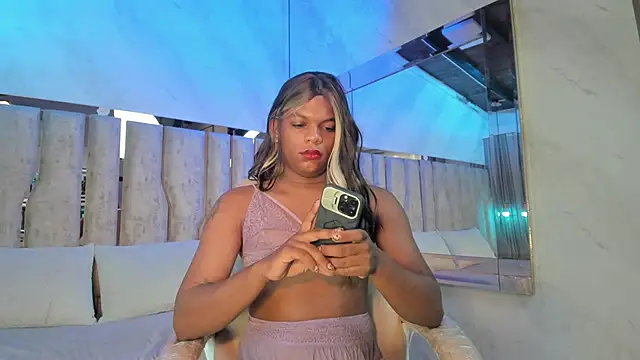 Snapshot of ari_monet chatting on May 2026 11:40:01 AM ari monet online show from May 2026 11:40:01 AM
