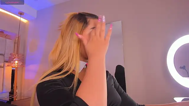 Snapshot of VioletaAbel chatting on January 2025 11:26:02 AM VioletaAbel online show from January 2025 11:26:02 AM