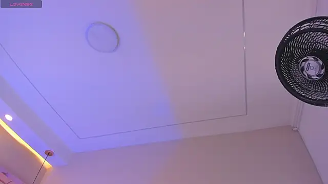 Snapshot of VioletaAbel chatting on January 2025 05:32:01 PM VioletaAbel online show from January 2025 05:32:01 PM