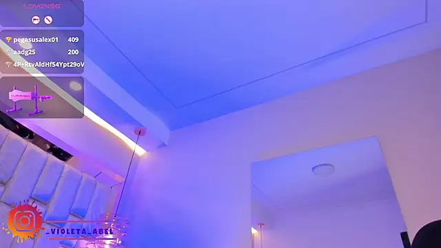 Snapshot of VioletaAbel chatting on March 2025 04:00:02 PM VioletaAbel online show from March 2025 04:00:02 PM