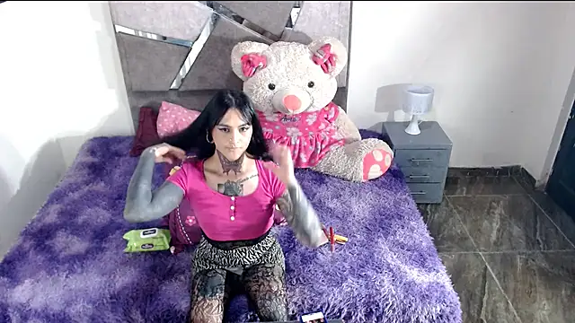 Snapshot of emma_onassis_17 chatting on May 2026 12:08:02 AM emma onassis 17 online show from May 2026 12:08:02 AM