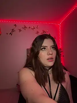 Jullieetta online show from December 2024 06:43:02 PM