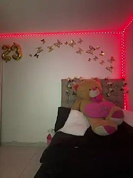 Jullieetta online show from January 2025 12:41:02 PM