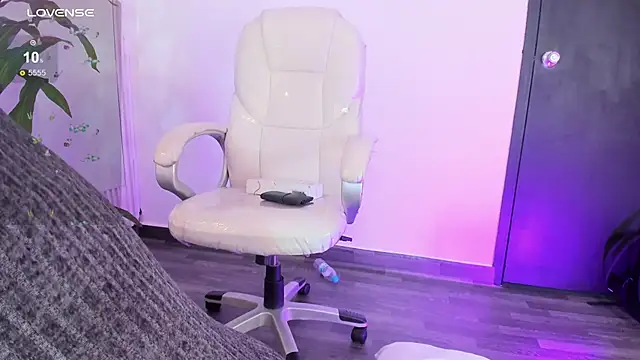 EriKlein online show from September 2025 10:54:01 PM