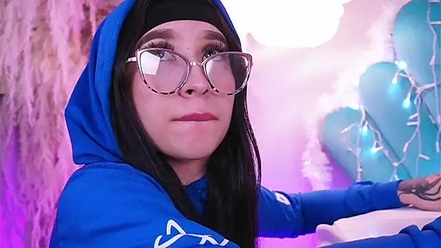 EriKlein online show from December 2025 10:37:01 PM