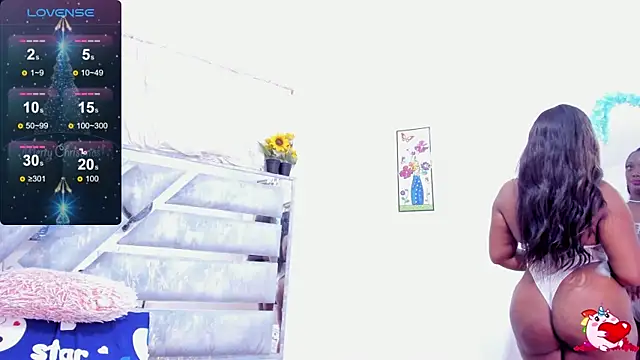 RoxannaBlanche online show from December 2024 02:17:02 PM