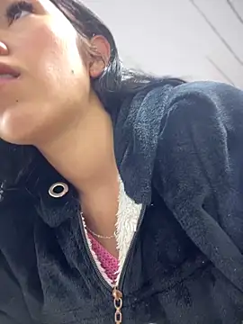 Snapshot of emily_rosse04 chatting on March 2025 12:35:02 PM emily rosse04 online show from March 2025 12:35:02 PM