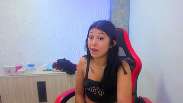 Snapshot of emily_rosse04 chatting on November 2025 01:33:02 PM emily rosse04 online show from November 2025 01:33:02 PM