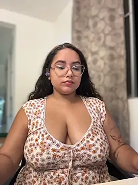 Snapshot of CurlyGirl_1 chatting on June 2026 02:53:01 AM CurlyGirl 1 online show from June 2026 02:53:01 AM