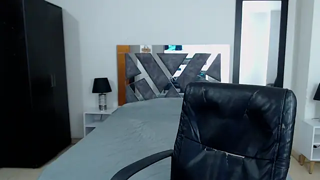 Frank heaven01 online show from February 2025 08:00:02 PM