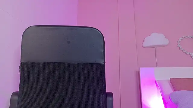 CristalCornner  online show from October 2025 07:38:01 PM