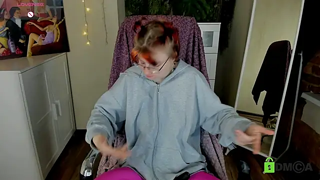 Melissa Wells online show from November 2025 03:44:01 PM