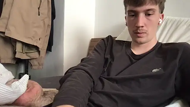 hungandfun05 online show from October 2025 01:53:02 PM