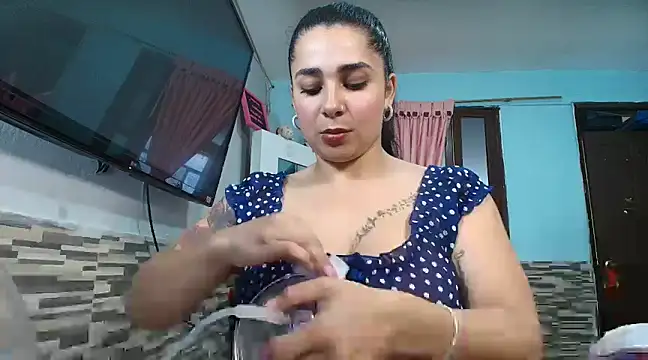 Meganmilk1 online show from December 2024 04:43:01 PM