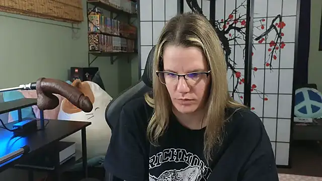 Snapshot of Sarahtineke chatting on December 2024 07:00:01 PM Sarahtineke online show from December 2024 07:00:01 PM