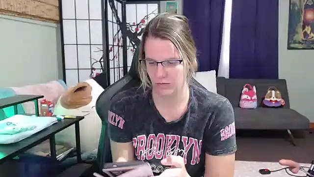 Snapshot of Sarahtineke chatting on October 2025 05:13:02 PM Sarahtineke online show from October 2025 05:13:02 PM