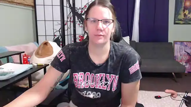 Snapshot of Sarahtineke chatting on October 2025 03:18:01 PM Sarahtineke online show from October 2025 03:18:01 PM