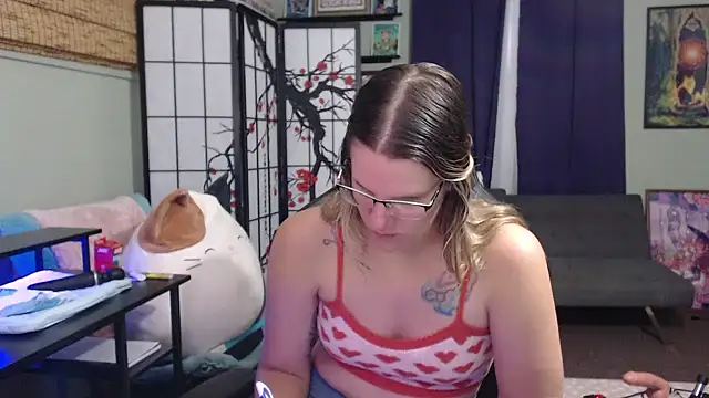 Snapshot of Sarahtineke chatting on October 2025 04:22:01 PM Sarahtineke online show from October 2025 04:22:01 PM