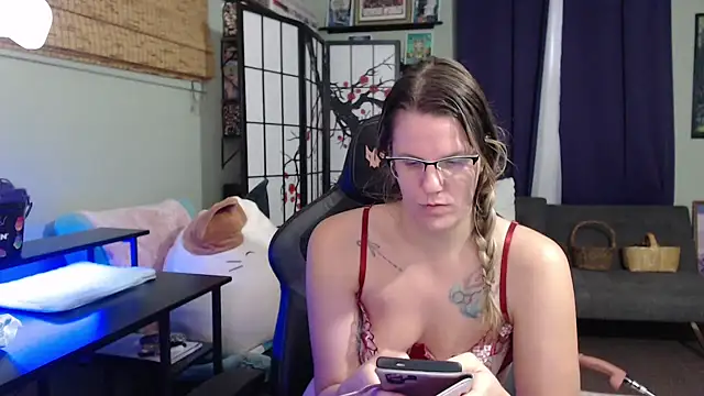 Snapshot of Sarahtineke chatting on November 2025 05:35:01 PM Sarahtineke online show from November 2025 05:35:01 PM