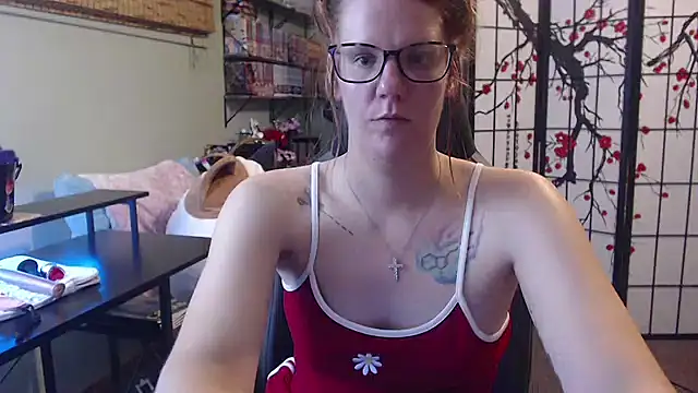 Sarahtineke online show from July 2026 08:08:01 PM