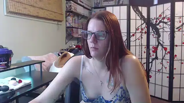 Sarahtineke online show from July 2026 03:03:01 PM