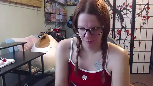 Sarahtineke online show from July 2026 03:03:01 PM