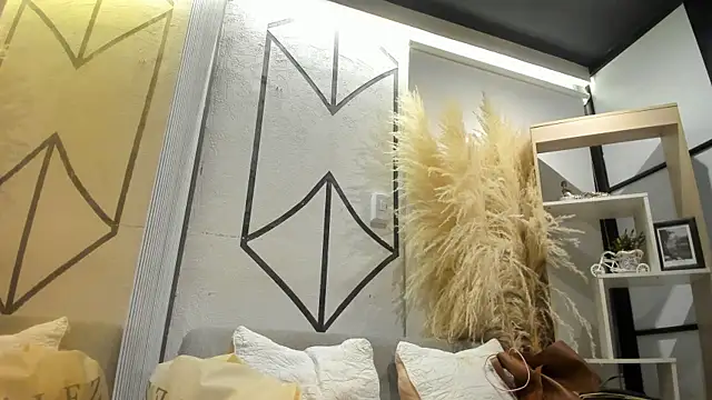 NicolRoss  online show from April 2026 09:45:01 PM