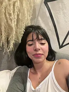 NicolRoss  online show from April 2026 11:15:02 PM