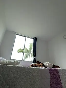 NicolRoss  online show from April 2026 04:07:01 PM