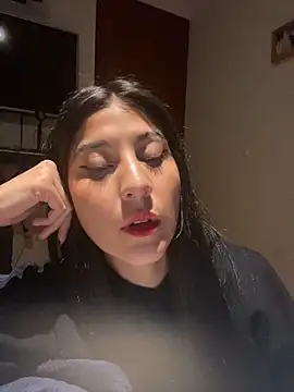 Snapshot of BubbleGumm_ chatting on March 2025 11:56:02 PM BubbleGumm online show from March 2025 11:56:02 PM