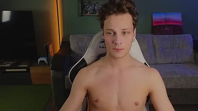 TeddyLiLboy online show from December 2025 04:46:01 PM