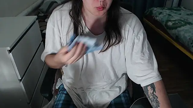 EvaMiron online show from September 2025 06:57:02 AM