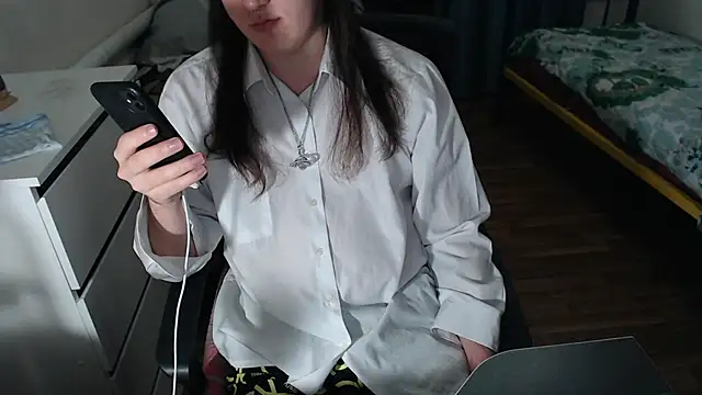 EvaMiron online show from September 2025 07:24:02 PM