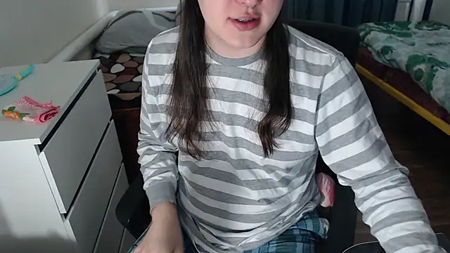 EvaMiron online show from October 2025 10:46:02 AM