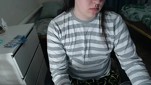 EvaMiron online show from November 2025 11:58:02 PM