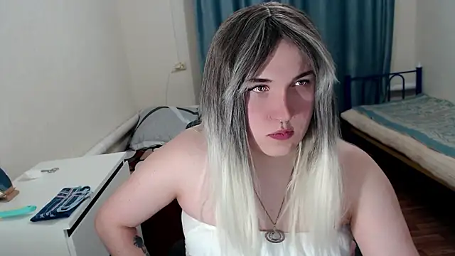 EvaMiron online show from March 2026 05:43:01 PM