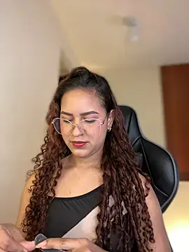 Snapshot of gretta_kler1 chatting on January 2025 01:52:01 PM gretta kler1 online show from January 2025 01:52:01 PM