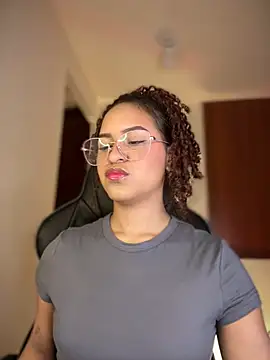 Snapshot of gretta_kler1 chatting on January 2025 03:14:02 PM gretta kler1 online show from January 2025 03:14:02 PM