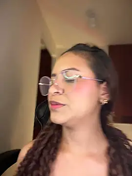 Snapshot of gretta_kler1 chatting on January 2025 02:21:01 PM gretta kler1 online show from January 2025 02:21:01 PM