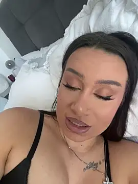 deliaroyal online show from October 2025 11:01:01 AM