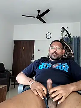 Snapshot of lovbombayduck11 chatting on February 2026 10:10:01 AM lovbombayduck11 online show from February 2026 10:10:01 AM