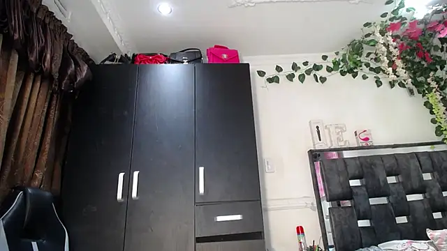 emma hoot1 online show from December 2024 12:22:02 AM