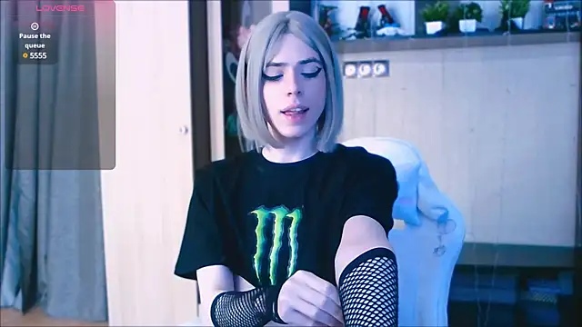 Snapshot of FemAlexa_ chatting on March 2025 03:29:02 PM FemAlexa online show from March 2025 03:29:02 PM