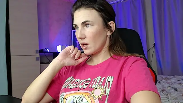 Daniela Cooperr online show from October 2025 06:19:02 PM