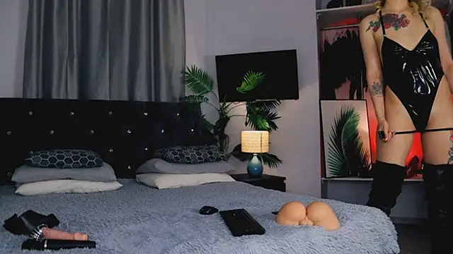 InvitingTina online show from February 2025 08:09:02 PM