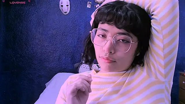 NinaYellow online show from December 2024 03:50:02 PM