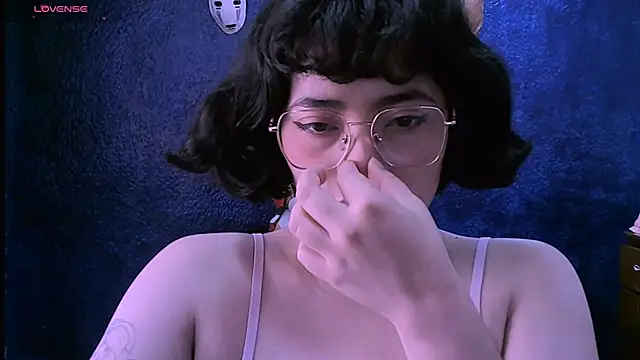 NinaYellow online show from December 2024 03:11:02 PM