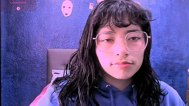 NinaYellow online show from September 2025 01:33:02 PM